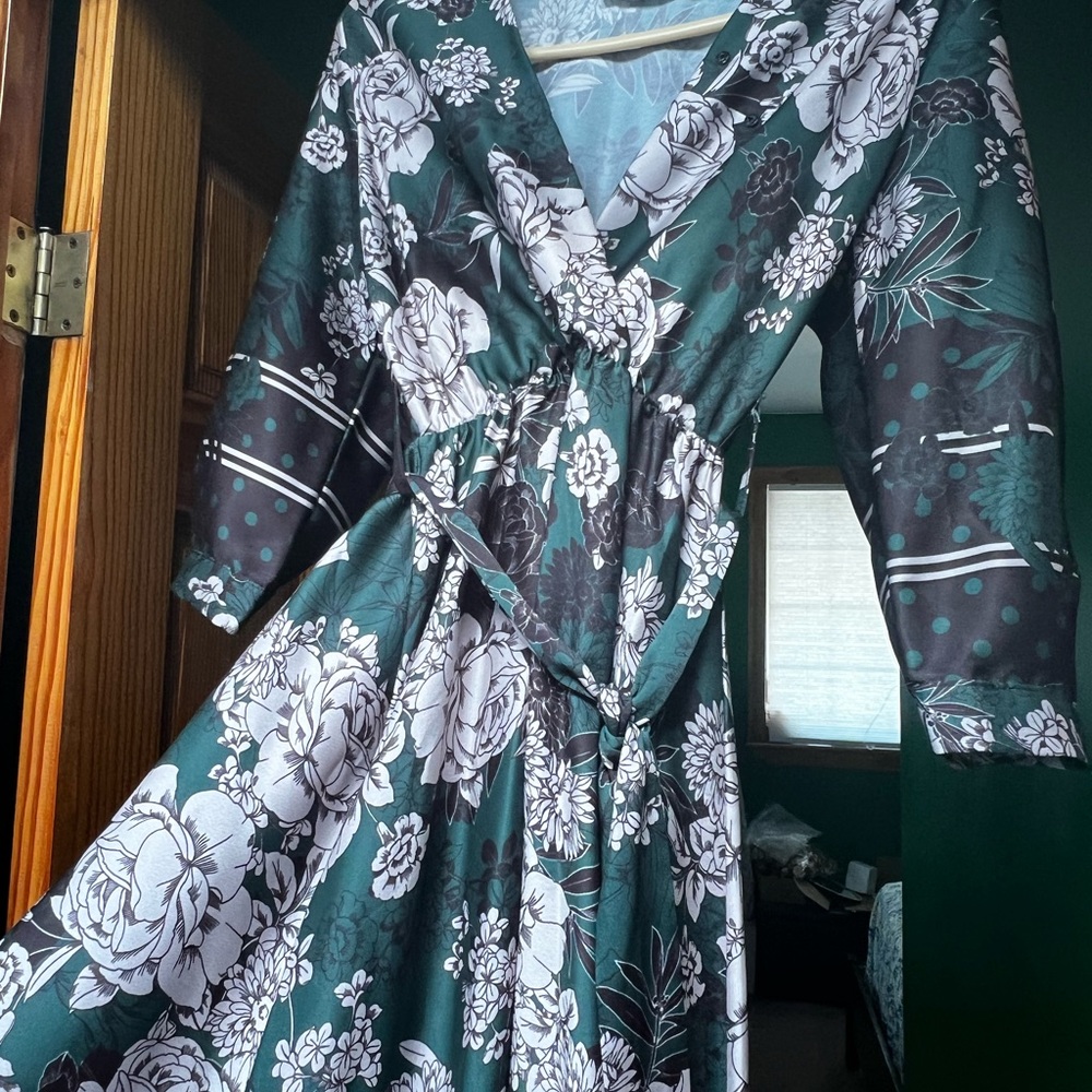 Liquorish brand maxi dress in size Small